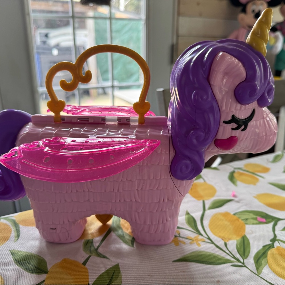 Polly Pocket Unicorn and Accessories Confetti Doll